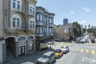 584 Filbert St in San Francisco, CA - Building Photo - Building Photo