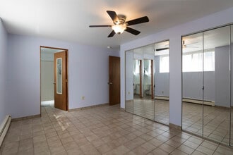 39 Robertson Ave, Unit 1B in White Plains, NY - Foto de edificio - Building Photo
