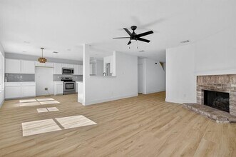 4241 Meadowknoll Dr in Fort Worth, TX - Building Photo - Building Photo