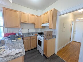393 Washington St, Unit 2 in Somerville, MA - Building Photo - Building Photo