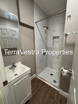 220 E Broadway in Salem, NJ - Building Photo