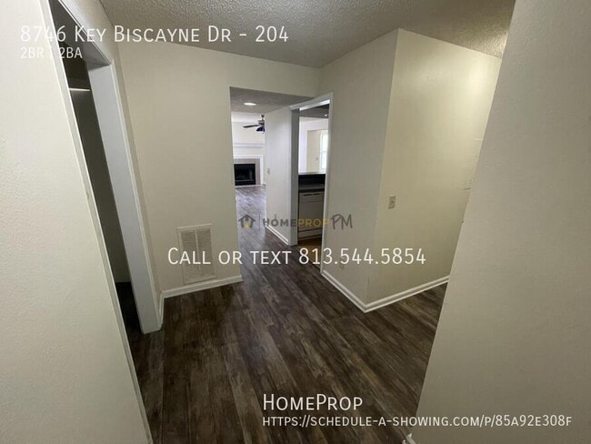 8746 Key Biscayne Dr in Tampa, FL - Building Photo - Building Photo
