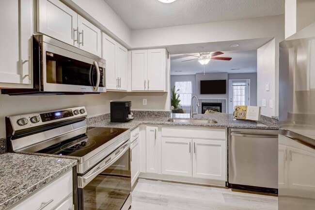 Mannington Place in Stow, OH - Building Photo - Building Photo