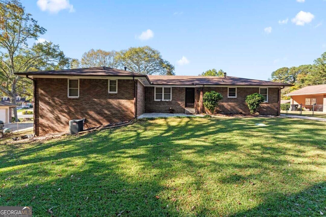 6418 Briarwood Ct in Riverdale, GA - Building Photo