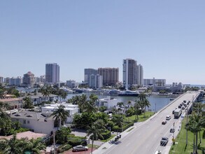 2500 E Las Olas Blvd in Fort Lauderdale, FL - Building Photo - Building Photo