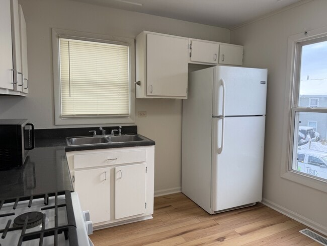 328 Kirkwood Cir in Bolingbrook, IL - Foto de edificio - Building Photo