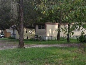Old Somerset Acres in Spring Hill, FL - Foto de edificio - Building Photo