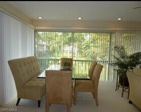 1549 Sandpiper St-Unit -26 in Naples, FL - Foto de edificio - Building Photo