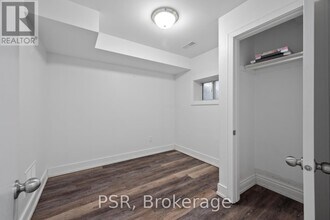 965 Briar Hill Ave in Toronto, ON - Building Photo - Building Photo