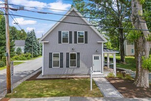 40 Rush Rd in Henniker, NH - Building Photo