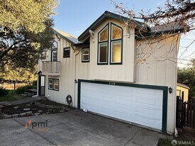 539 Palms Dr in Martinez, CA - Building Photo