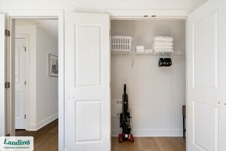 933 McGee St in Kansas City, MO - Foto de edificio - Building Photo