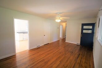 602 Rhododendron Ave in Black Mountain, NC - Building Photo - Building Photo