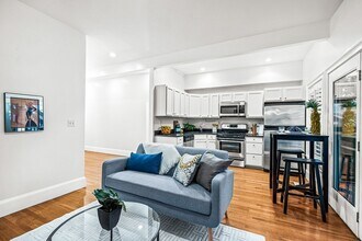 302 W 3rd St in Boston, MA - Building Photo - Building Photo