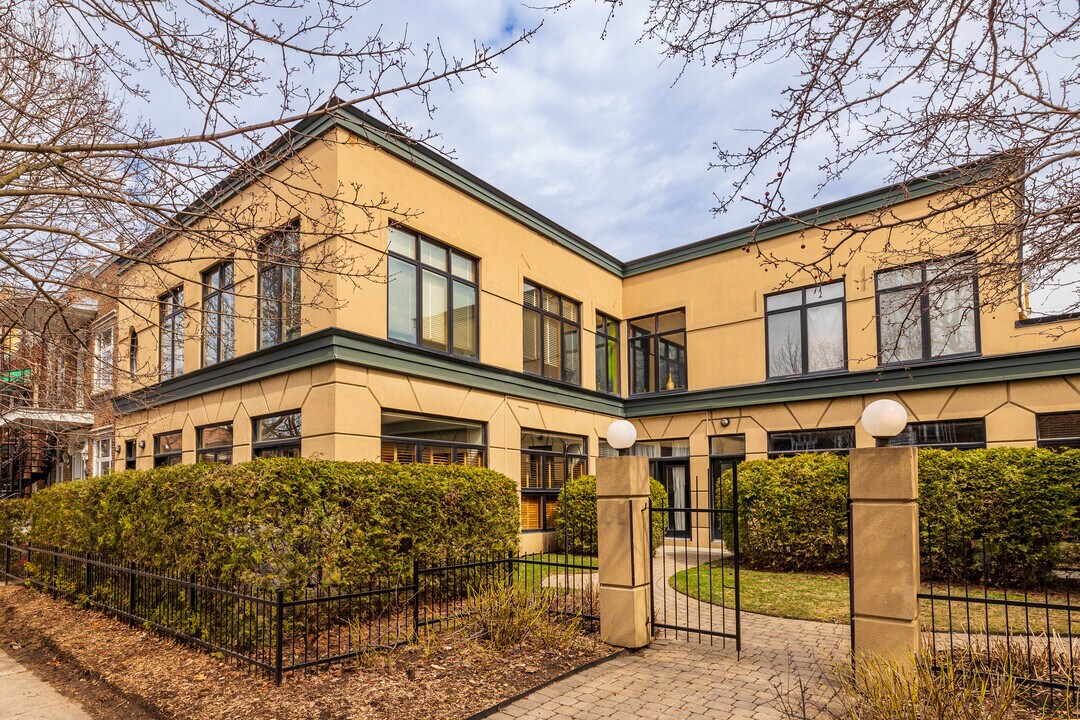 5941 De Bordeaux St in Montréal, QC - Building Photo