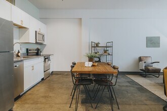 The Tudor in St. Louis, MO - Foto de edificio - Building Photo