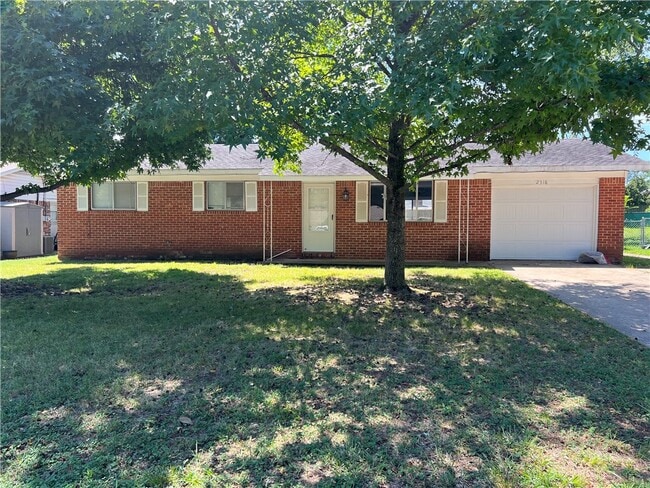 property at 2318 W Twin Springs St