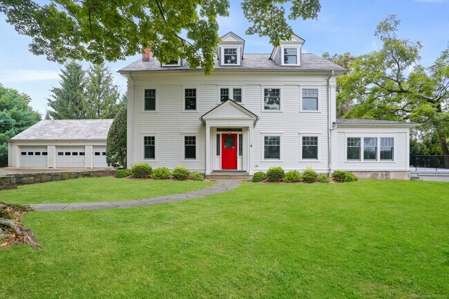 11 Augustus Ln in Greenwich, CT - Building Photo - Building Photo