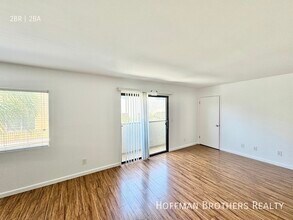 10206 Independence Ave in Los Angeles, CA - Building Photo - Building Photo