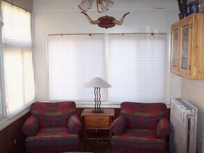 19 Rogers St, Unit downstairs in Portsmouth, NH - Foto de edificio - Building Photo