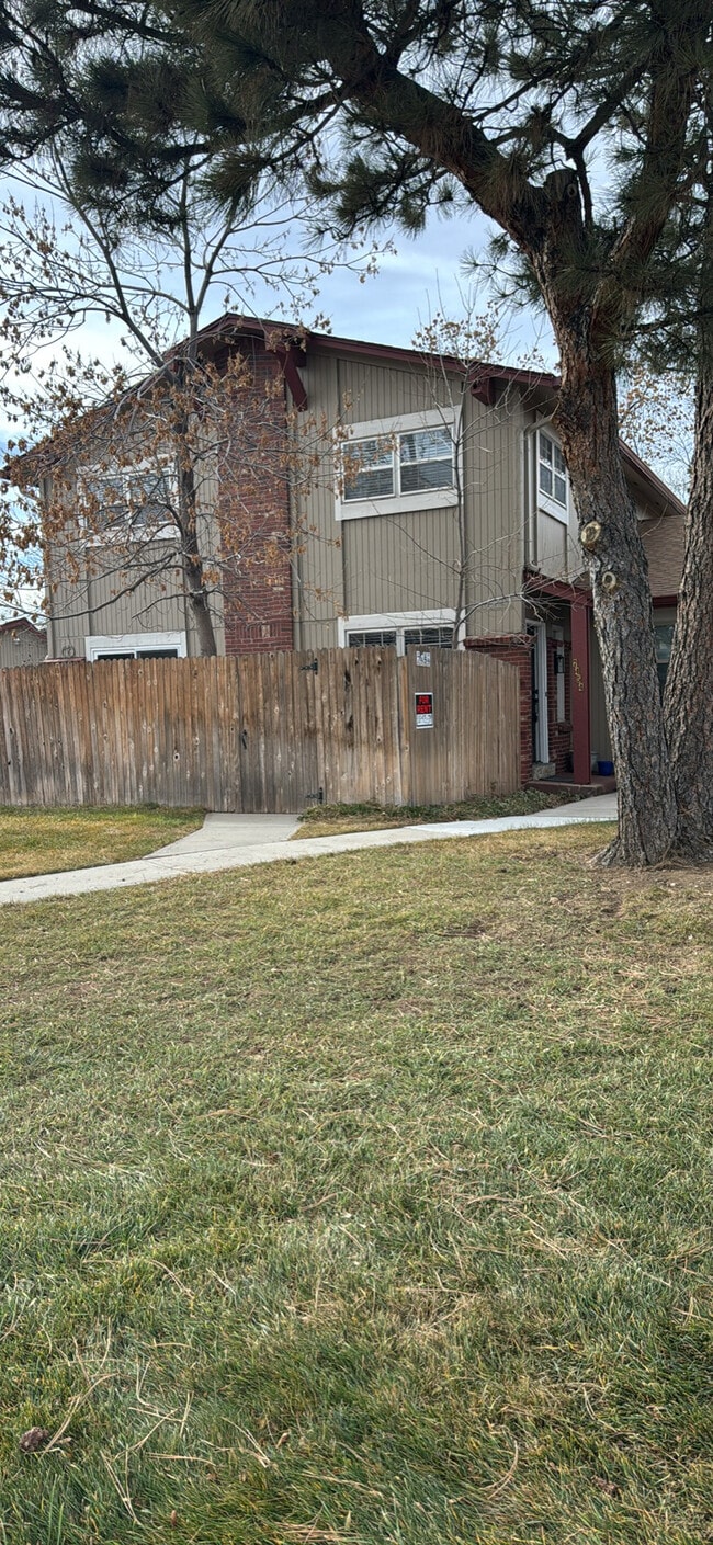 property at 7454 W Roxbury Pl
