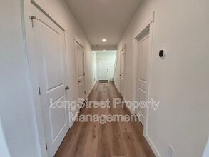 4694 Finch St in Albany, OR - Building Photo - Building Photo