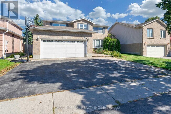 955 Snowbird St in Oshawa, ON - Building Photo - Building Photo