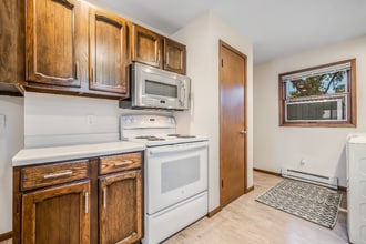 1000 W McKinley Ave in Little Chute, WI - Building Photo - Building Photo