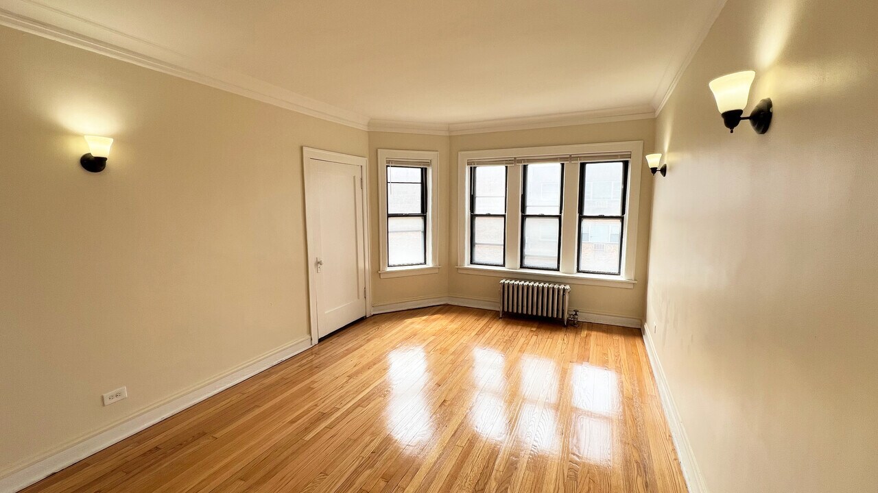 8746 S Dauphin Ave in Chicago, IL - Building Photo