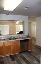 415 E 4th Ave in Belton, TX - Foto de edificio - Building Photo