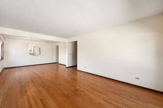 8427 W Windsor Ave in Chicago, IL - Foto de edificio - Building Photo