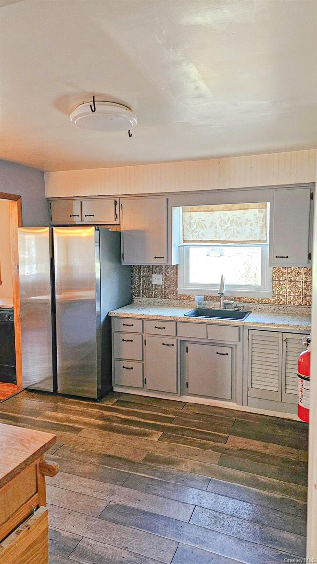 property at 225 Monhagen Ave