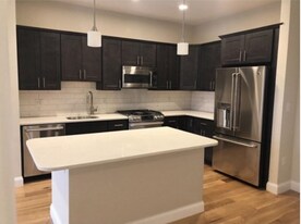 169 W Broadway, Unit 302 in Boston, MA - Building Photo