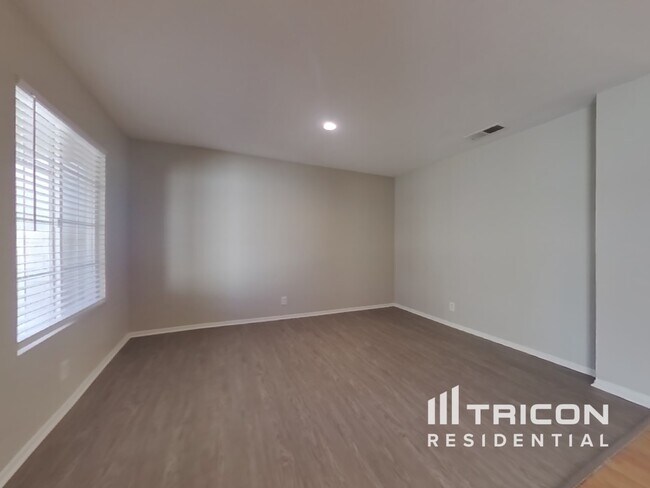 45409 17th St W in Lancaster, CA - Building Photo - Building Photo