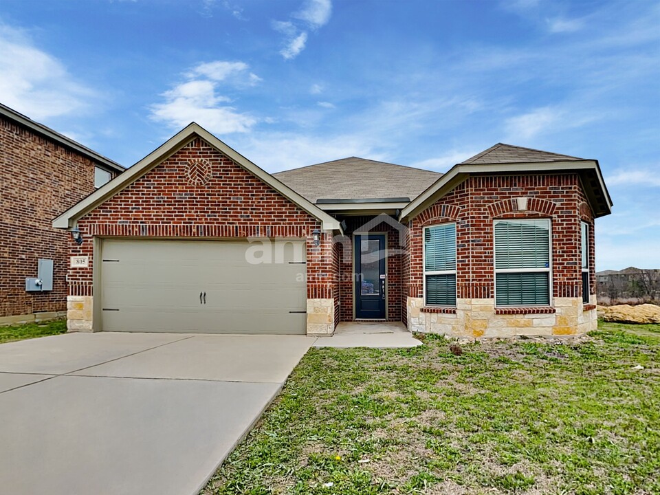 805 Lansman Trail in Denton, TX - Building Photo