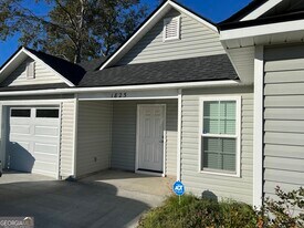 1825 Chestnut Dr in Valdosta, GA - Building Photo