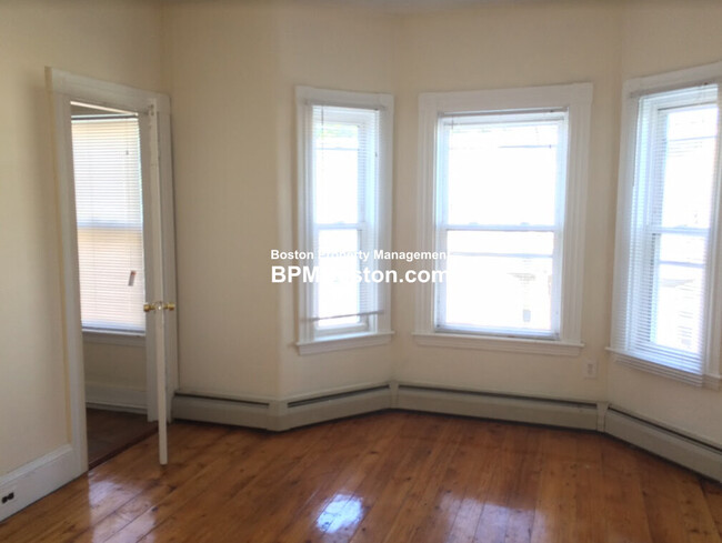 76 Hano St, Unit 1 in Boston, MA - Building Photo - Building Photo