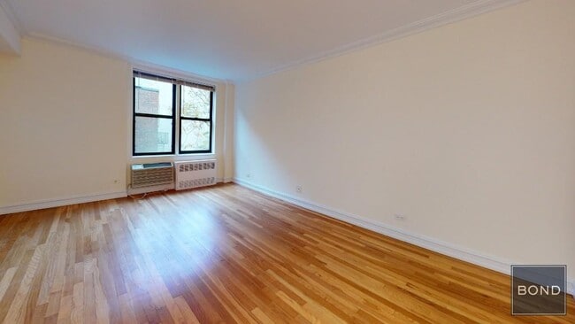 property at 305 W 13th St