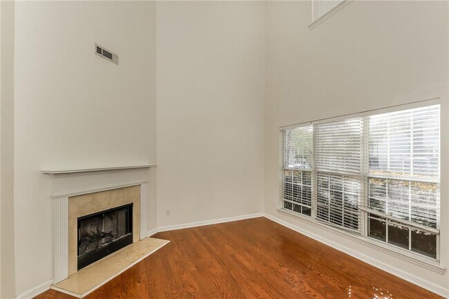 6076 Camden Forrest Dr in Riverdale, GA - Building Photo - Building Photo