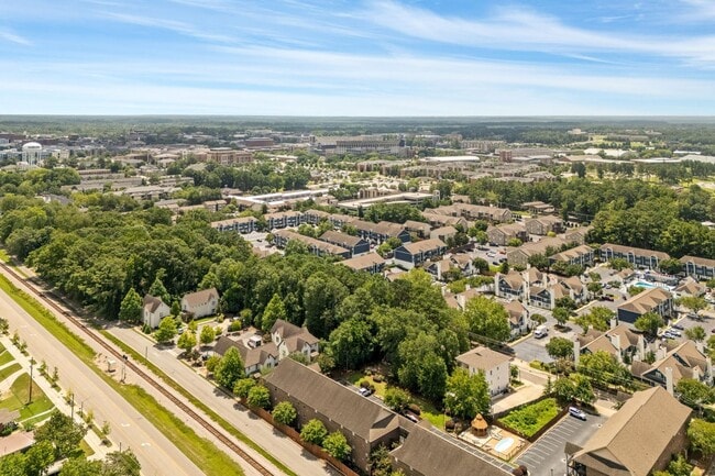 836 W Glenn Ave in Auburn, AL - Foto de edificio - Building Photo