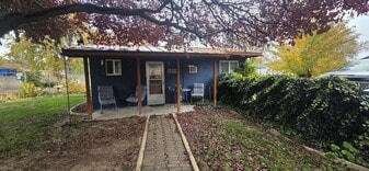 1150 E Jackson St in Mountain Home, ID - Building Photo