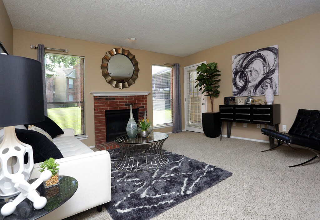 Greenbriar Apartments in Plano, TX