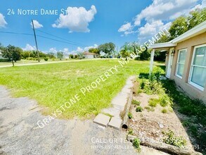 24 Notre Dame St in Lake Placid, FL - Building Photo - Building Photo