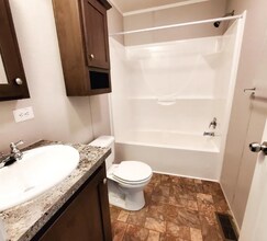 9791 Spinnaker Dr in Ira, MI - Foto de edificio - Building Photo