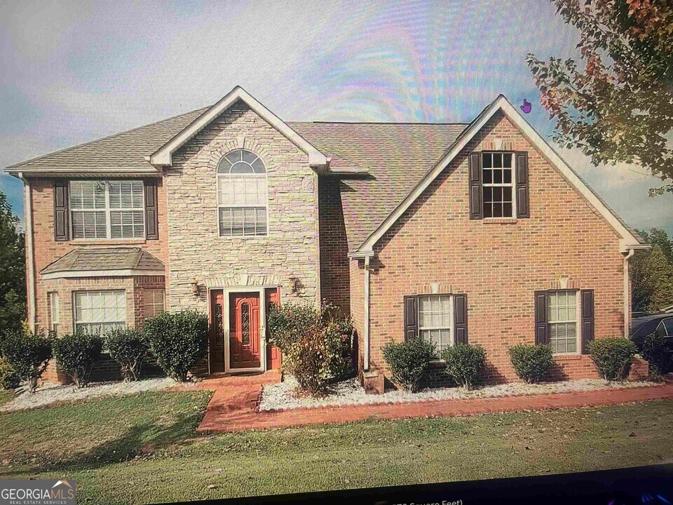 201 Ernestine Way in Stockbridge, GA - Building Photo