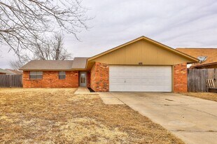 625 SW 26th St in Moore, OK - Building Photo