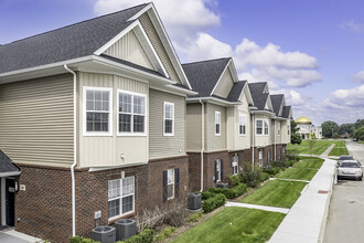 Towne Center Apartments in Warren, MI - Foto de edificio - Building Photo