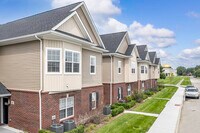 Towne Center Apartments in Warren, MI - Foto de edificio - Building Photo