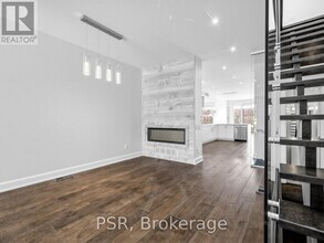 520 McRoberts Ave in Toronto, ON - Building Photo - Building Photo