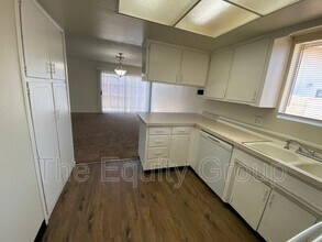 2416 S Sallee St in Visalia, CA - Building Photo - Building Photo